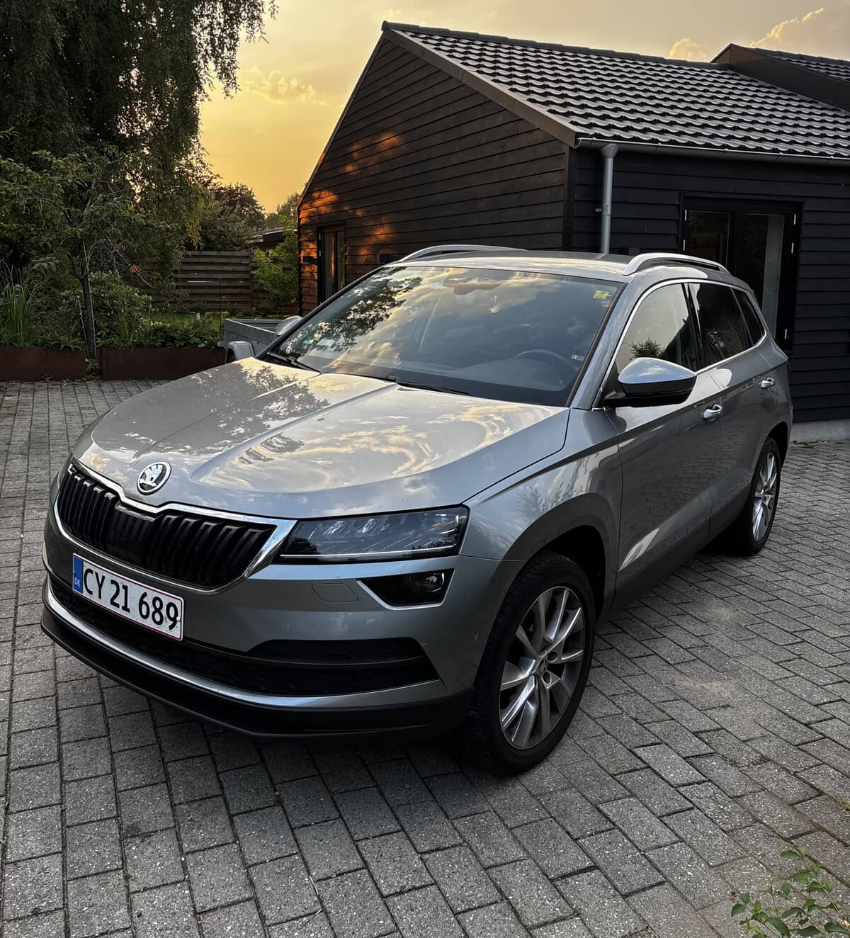 SKODA 
                KAROQ 1