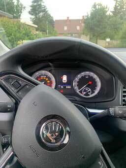 SKODA
KAROQ Thumbnail 10