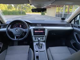 VOLKSWAGEN
PASSAT Thumbnail 9