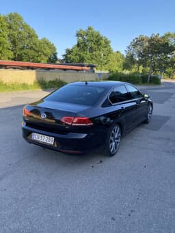 VOLKSWAGEN
PASSAT Thumbnail 7