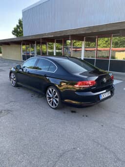 VOLKSWAGEN
PASSAT Thumbnail 5