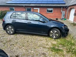 VOLKSWAGEN 
                GOLF GTE Thumbnail 3