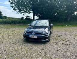 VOLKSWAGEN 
                GOLF GTE Thumbnail 2