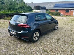 VOLKSWAGEN 
                GOLF GTE Thumbnail 4