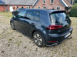 VOLKSWAGEN 
                GOLF GTE Thumbnail 5