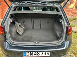 VOLKSWAGEN 
                GOLF GTE Thumbnail 13