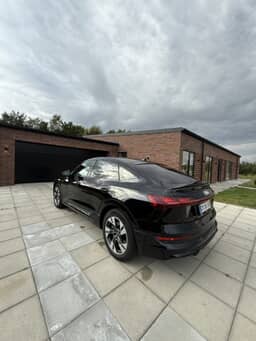 AUDI
E-Tron Sportback Thumbnail 8
