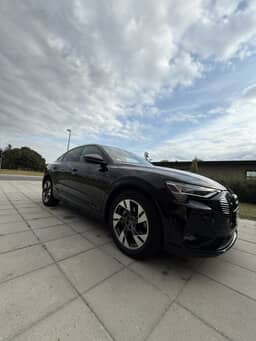 AUDI
E-Tron Sportback Thumbnail 4