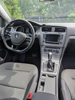 VOLKSWAGEN
GOLF Thumbnail 9