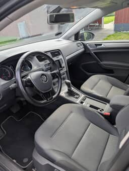VOLKSWAGEN 
                GOLF Thumbnail 10