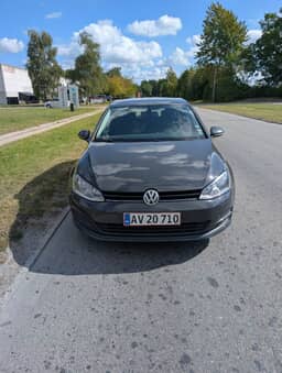 VOLKSWAGEN 
                GOLF Thumbnail 2