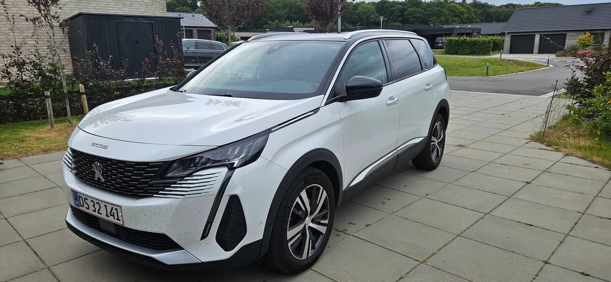 PEUGEOT
5008 1