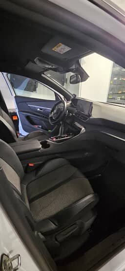 PEUGEOT 
                5008 Thumbnail 9