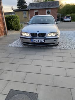 BMW
320i 2,0 150hk Thumbnail 4