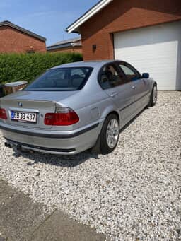 BMW
320i 2,0 150hk Thumbnail 8