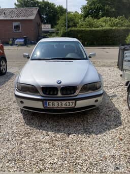 BMW
320i 2,0 150hk Thumbnail 3