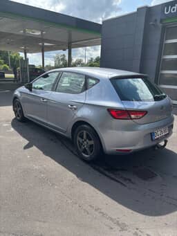 SEAT 
                LEON Thumbnail 3