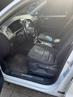 VOLKSWAGEN
TIGUAN Thumbnail 12