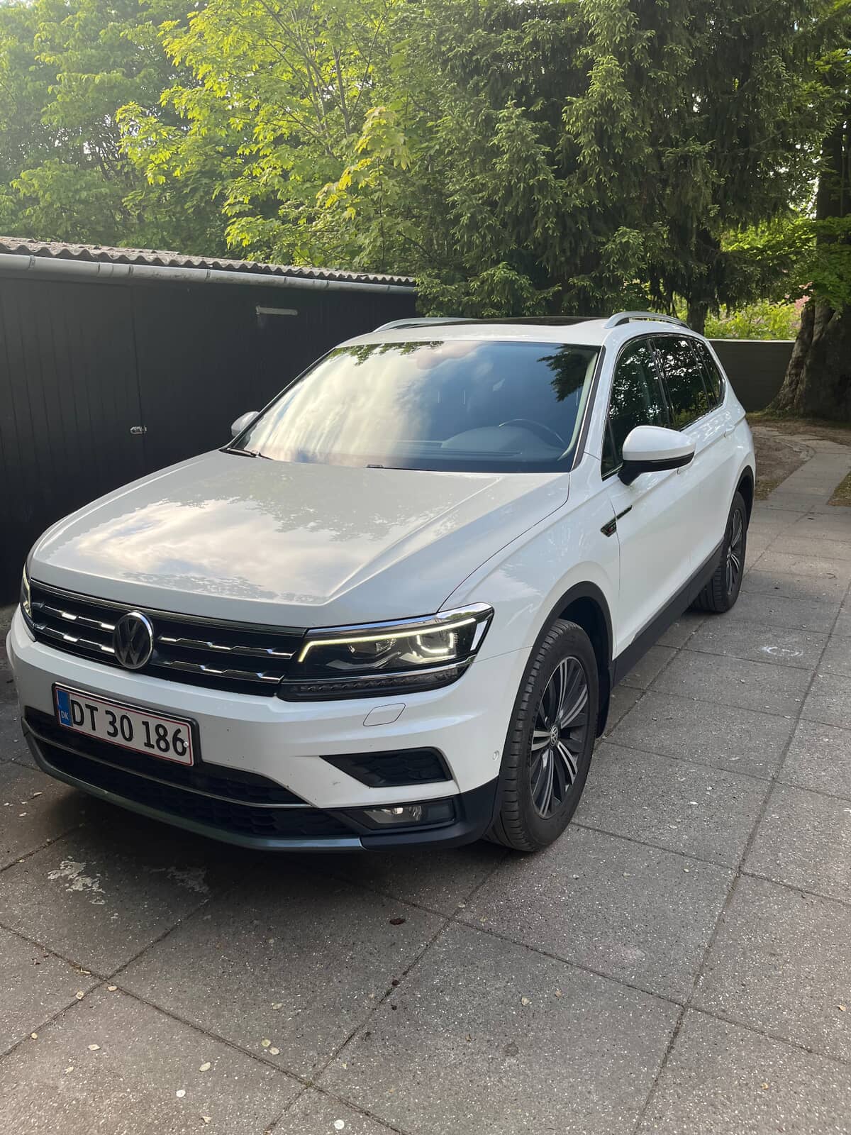 VOLKSWAGEN
TIGUAN 1