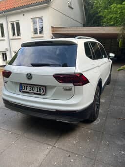 VOLKSWAGEN
TIGUAN Thumbnail 4