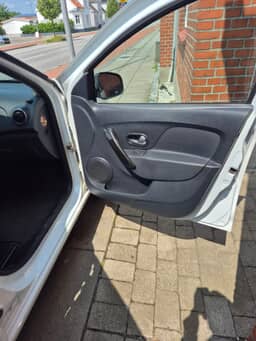 DACIA
SANDERO Thumbnail 10