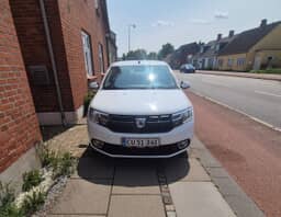 DACIA 
                SANDERO Thumbnail 2