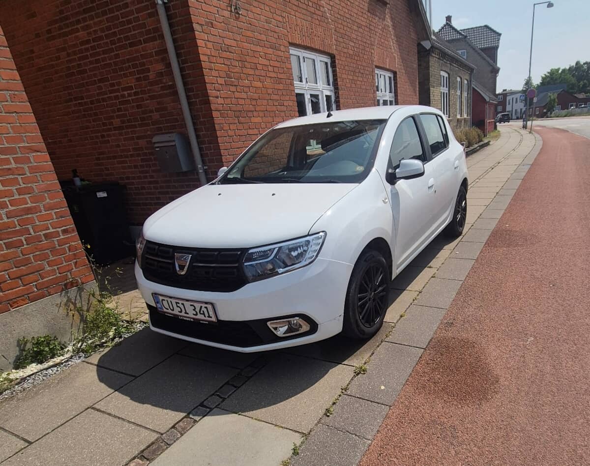 DACIA
SANDERO 1