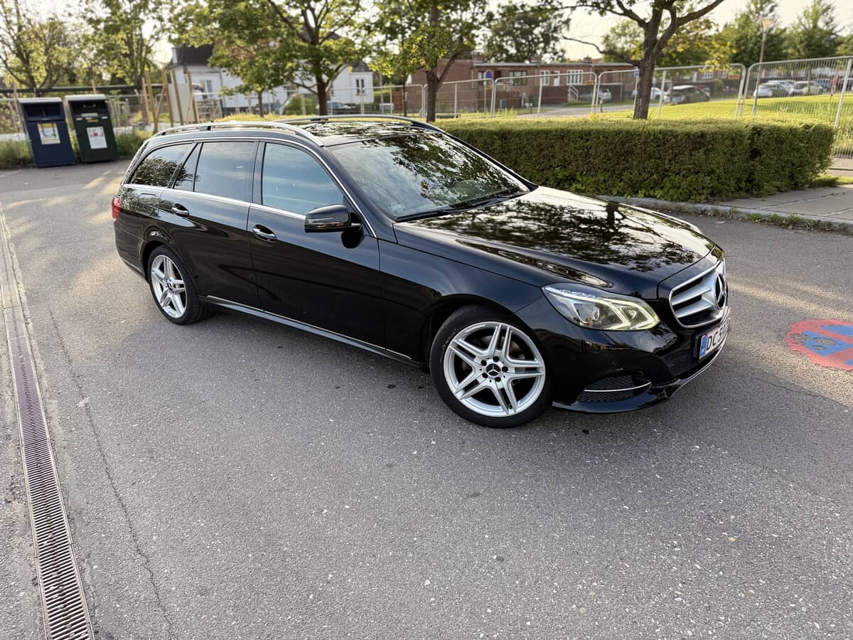 MERCEDES-BENZ 
                E-Klasse 1