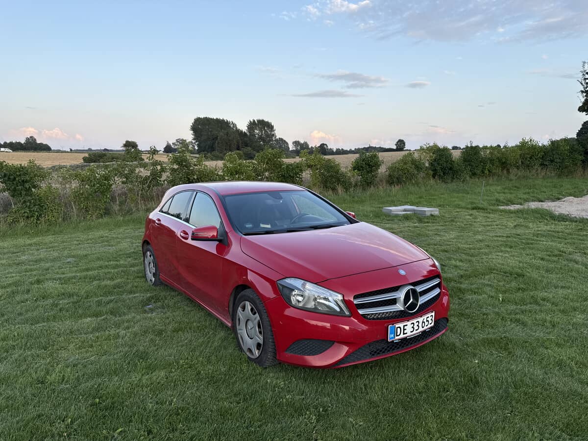 MERCEDES-BENZ
A-Klasse 1