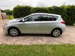 TOYOTA
AURIS Thumbnail 4
