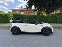 MINI
COOPER S Cabriolet Thumbnail 2