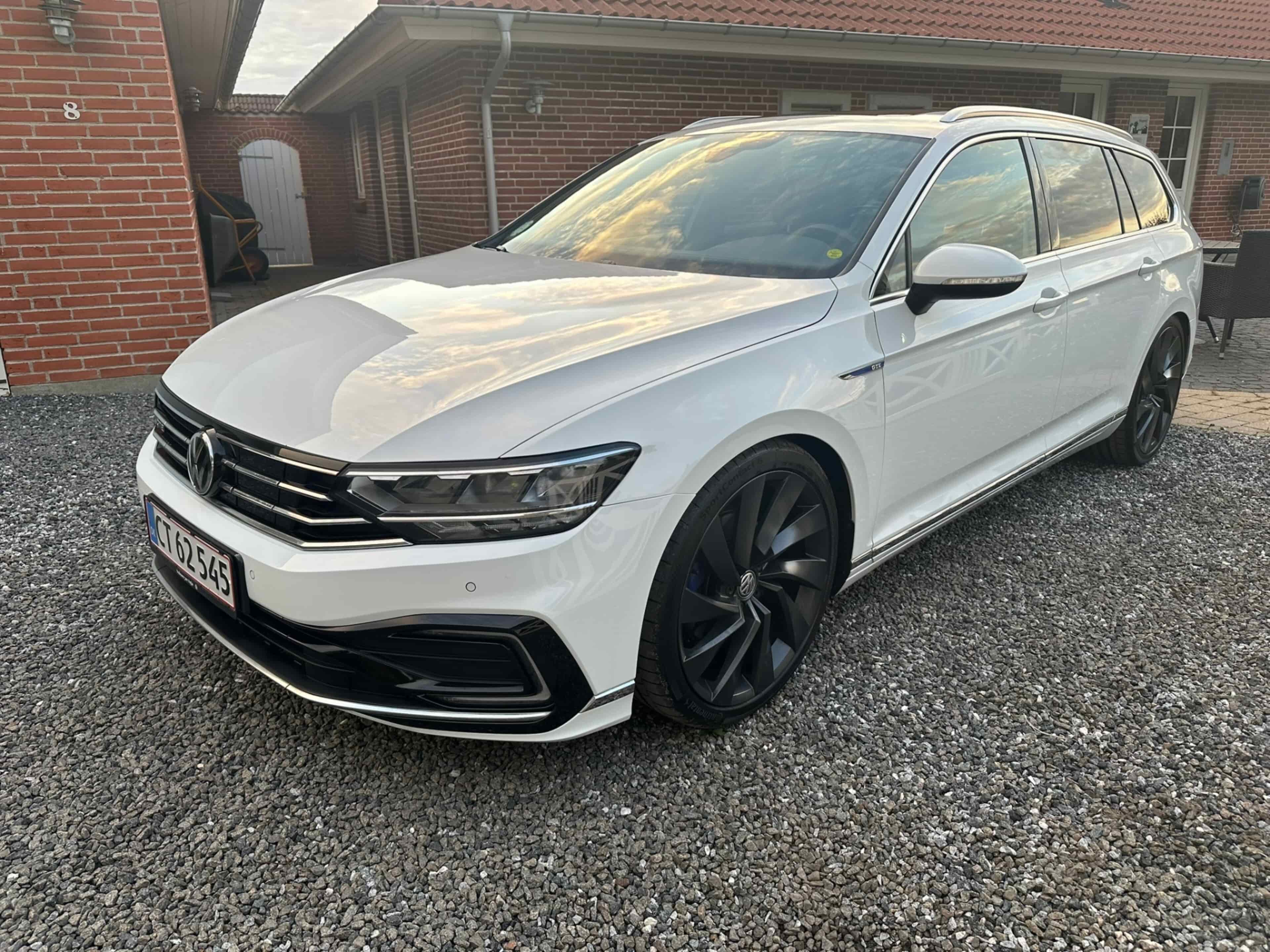 VOLKSWAGEN PASSAT GTE VARIANT