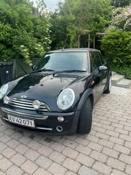 MINI
COOPER Thumbnail 2