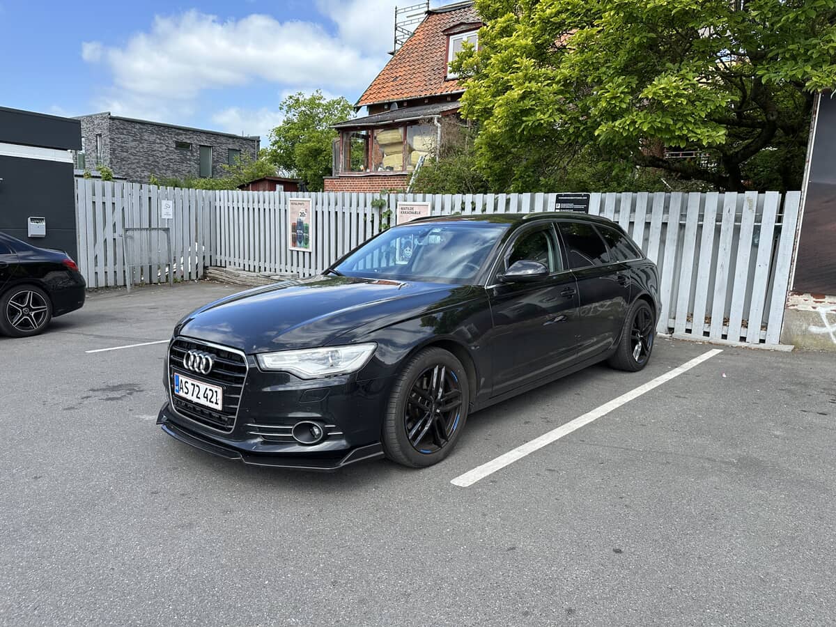 AUDI 
                A6 AVANT 1