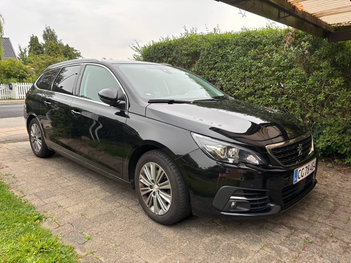 PEUGEOT 
                308 1