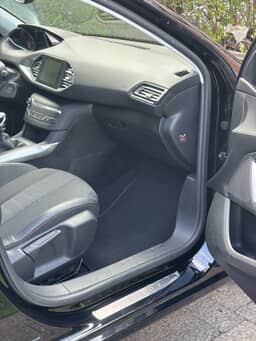 PEUGEOT 
                308 Thumbnail 10
