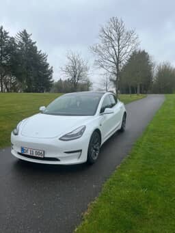 TESLA
Model 3 Thumbnail 2