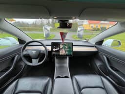 TESLA
Model 3 Thumbnail 8