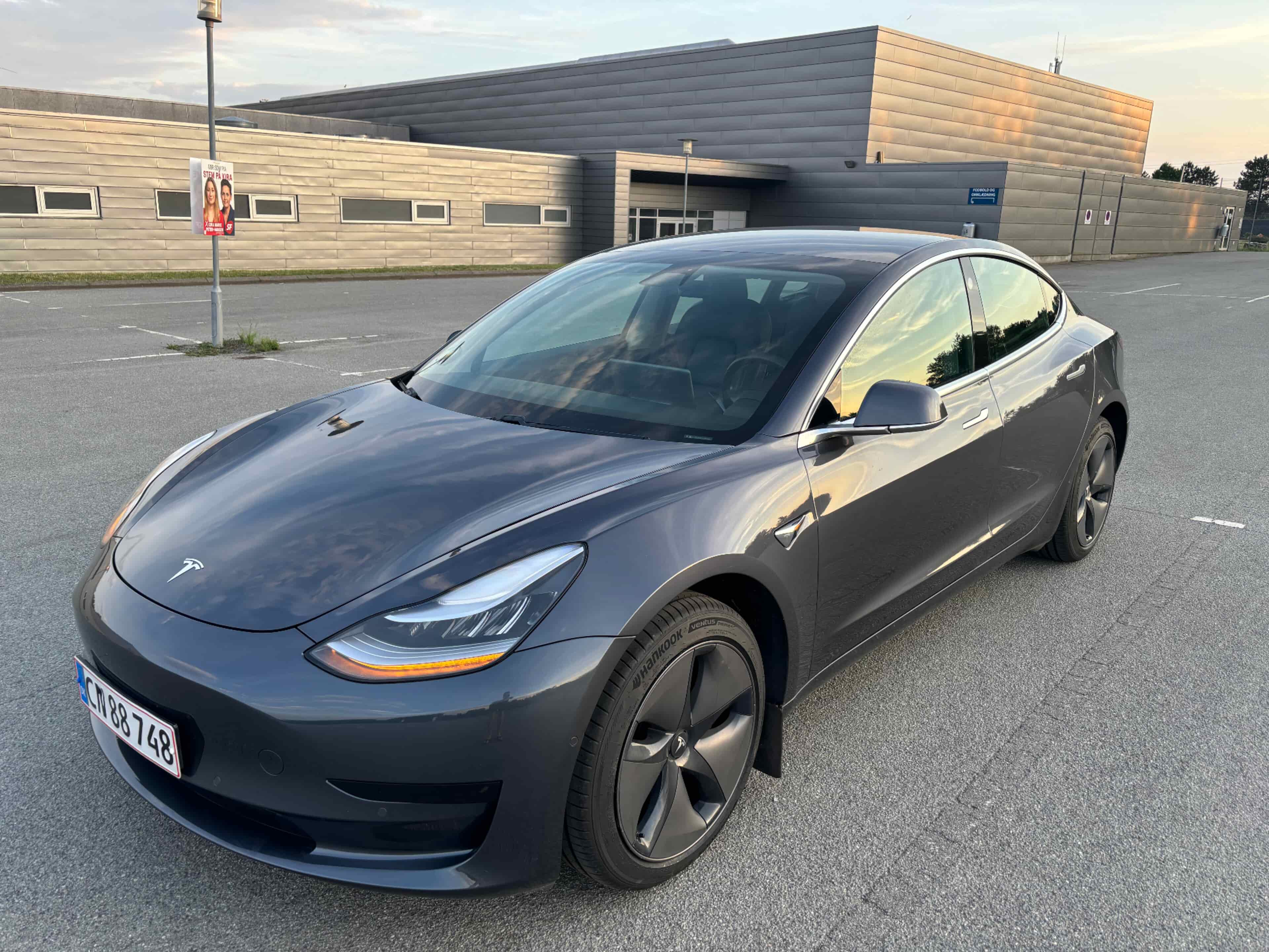 TESLA Model 3