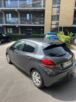 PEUGEOT
208 Thumbnail 7