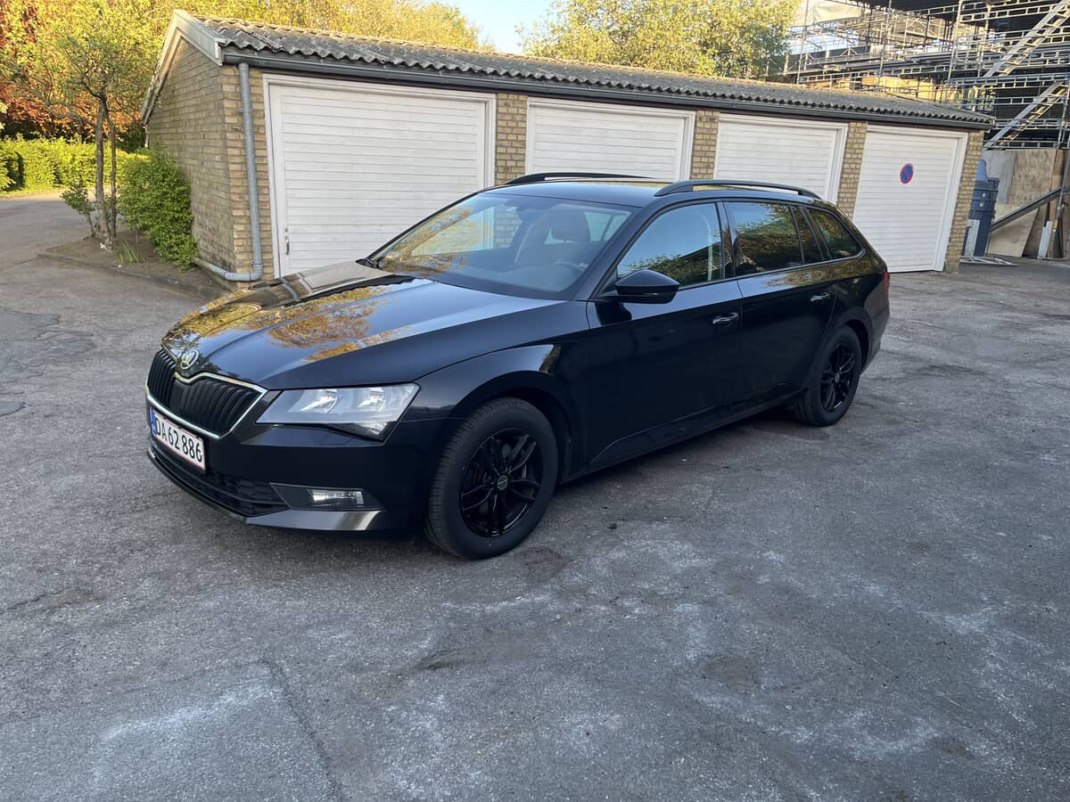 SKODA
SUPERB 1