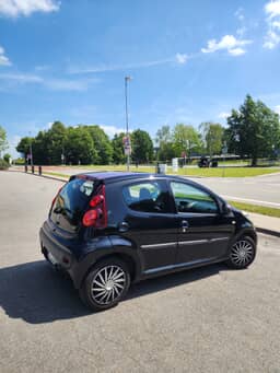 PEUGEOT
107 Thumbnail 4