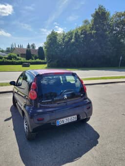 PEUGEOT
107 Thumbnail 5