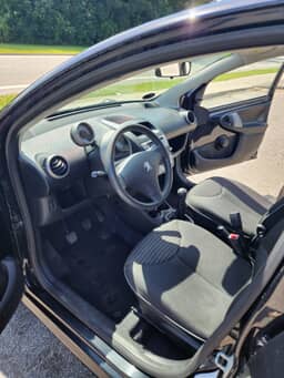 PEUGEOT
107 Thumbnail 9