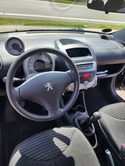 PEUGEOT
107 Thumbnail 7