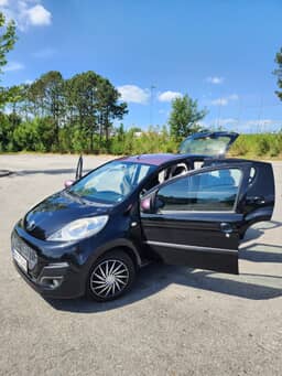PEUGEOT
107 Thumbnail 6