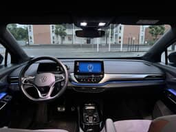 VOLKSWAGEN 
                ID.4 Thumbnail 7