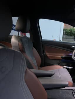 VOLKSWAGEN 
                ID.4 Thumbnail 10