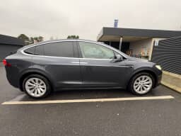 TESLA
Model X Thumbnail 4