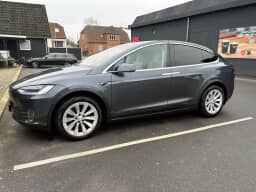 TESLA
Model X Thumbnail 2